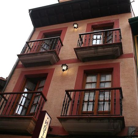 Pension Argueelles リバデセリャ エクステリア 写真